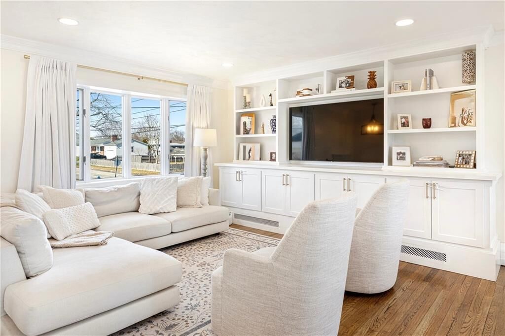 Property Photo:  6 Jenkins Street  RI 02809 