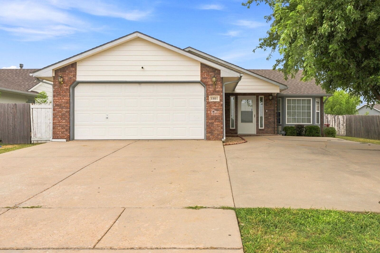 Property Photo:  1801 S Smithmoor St  KS 67207 