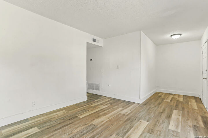 Property Photo: 7032 Glen Mist TX 78239