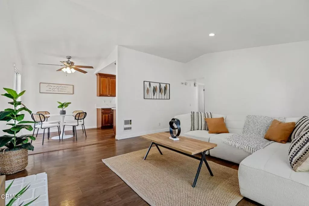 Property Photo: 5117 Jefferson Square CA 93033