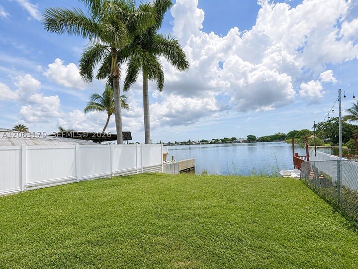 Property Photo: 5820 Park Rd FL 33312