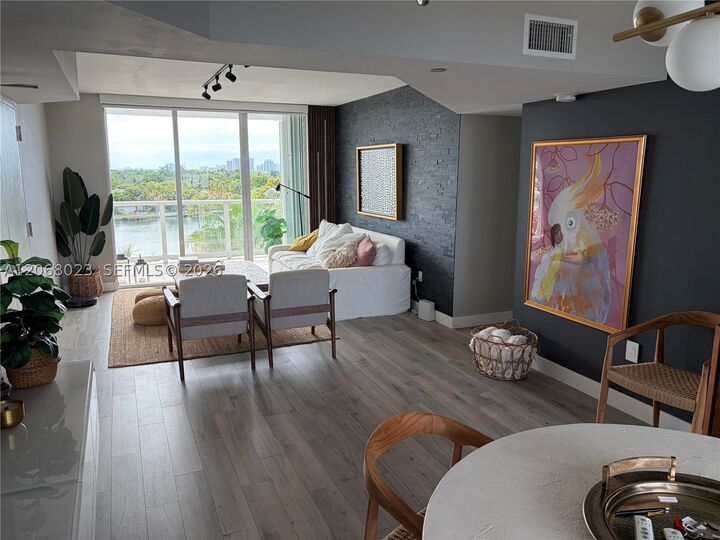 Property Photo:  5900 Collins Ave 702  FL 33140 