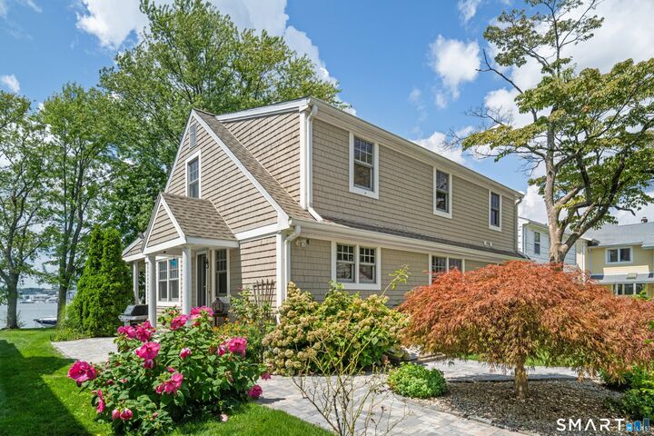 Property Photo:  4 Seaside Place  CT 06855 