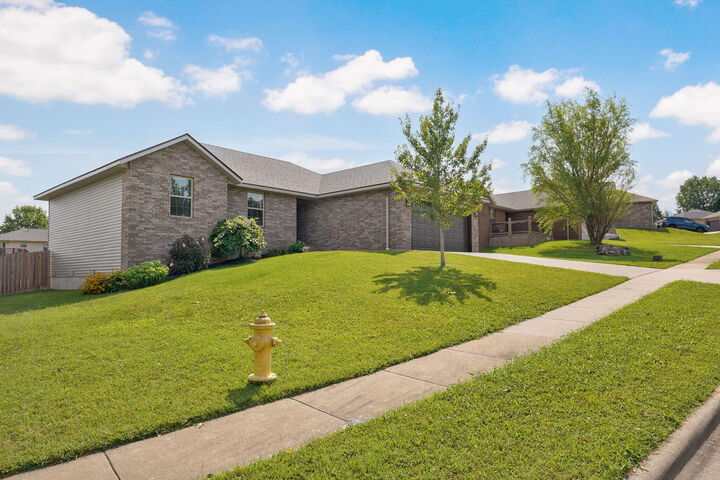 Property Photo: 4388 N Katrina Avenue MO 65803
