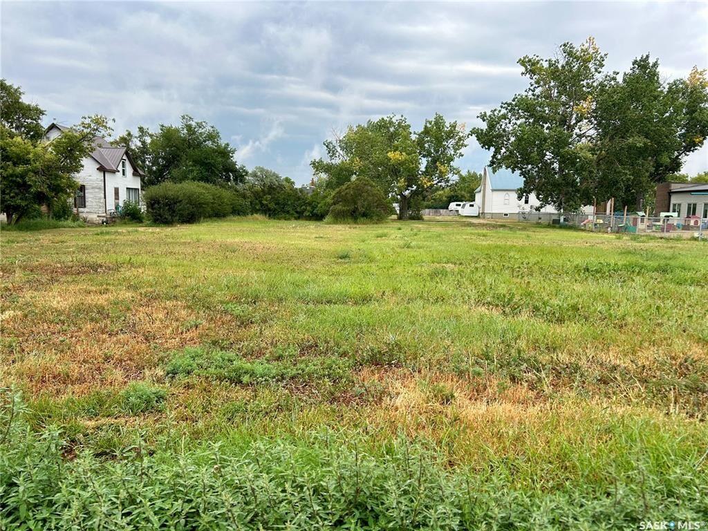 Property Photo:  351 Main Street  SK S0H 0T0 