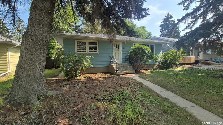 Property Photo:  3916 Princess Drive  SK S4S 0E7 