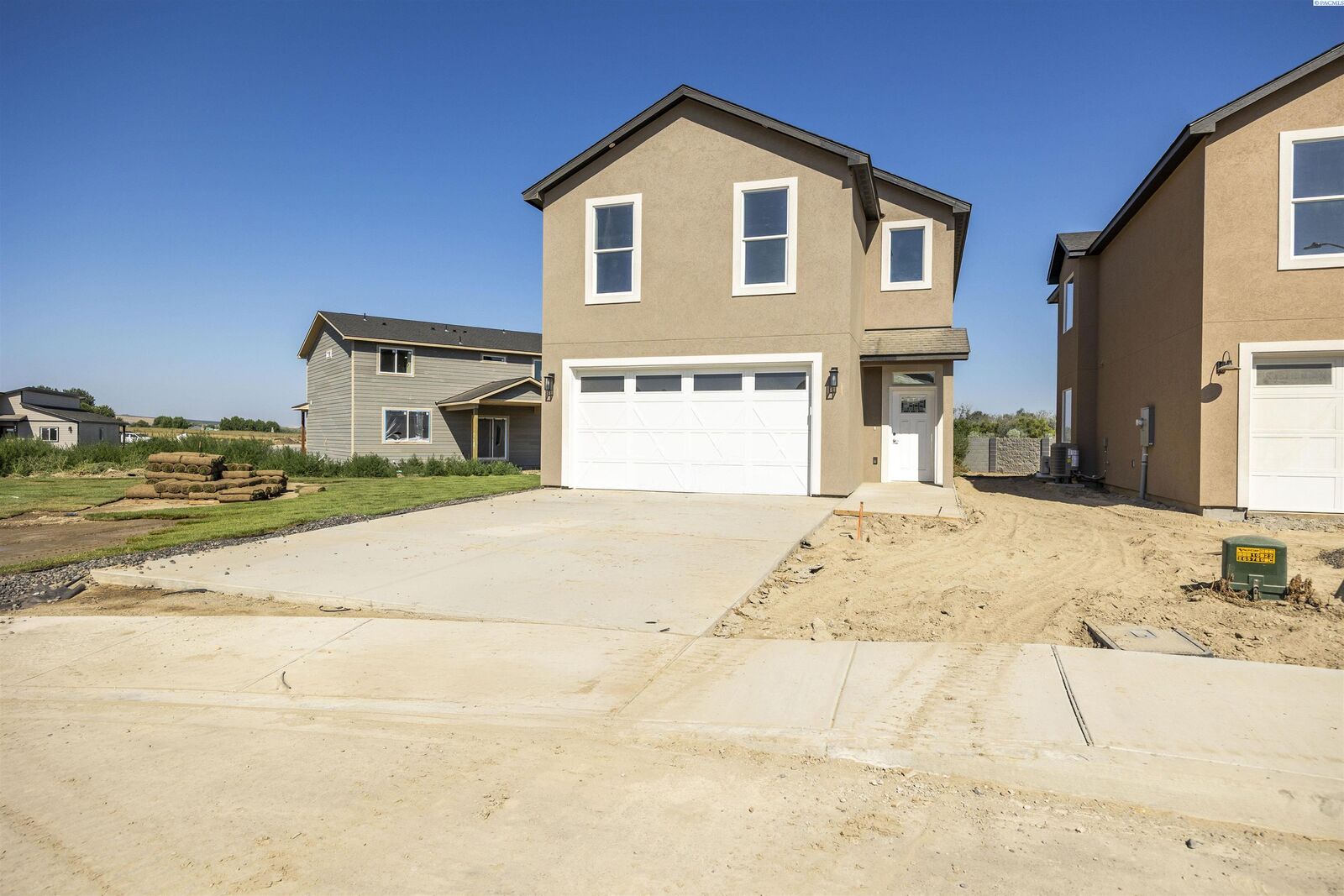Property Photo: 205 Victoria Street WA 98930