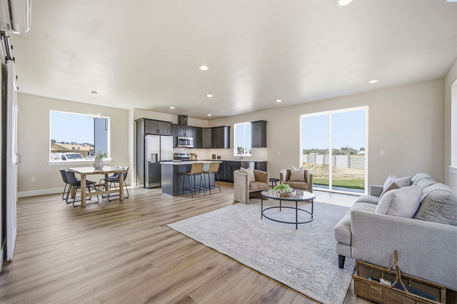 Property Photo:  205 Victoria Street  WA 98944 