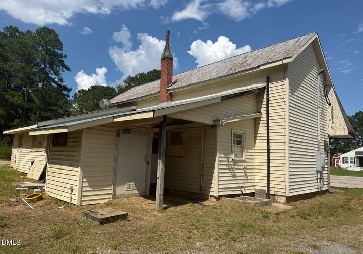 Property Photo: 921 Nc-55 NC 27521