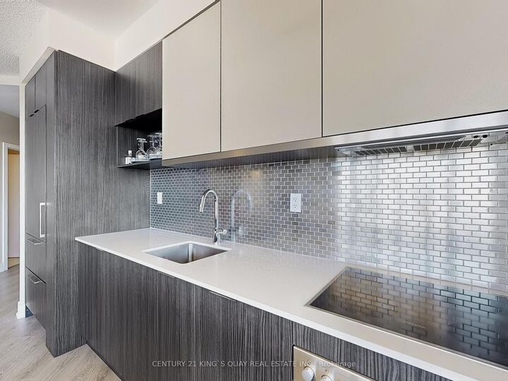 Property Photo: 99 The Donway N/A W 915 ON M3C 0N8