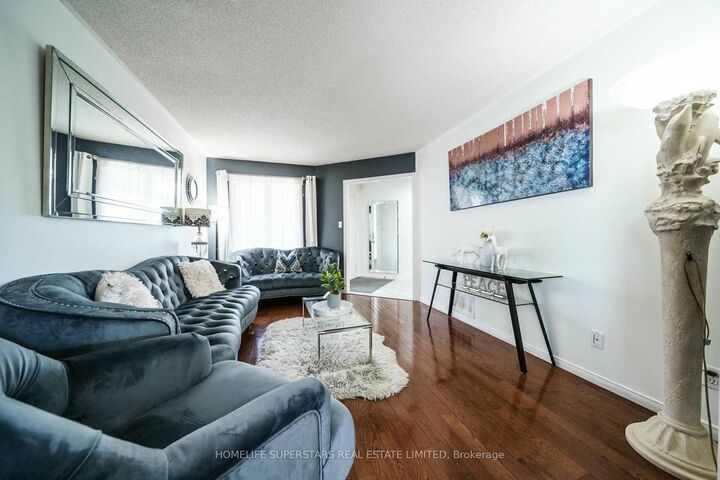 Property Photo: 61 Lawnhurst Drive ON L8V 4N9