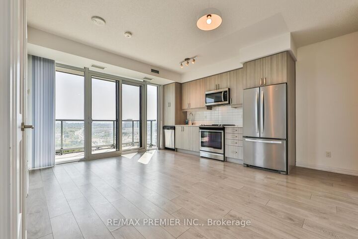 Property Photo:  7895 Jane Street 1504  ON L4K 0K2 