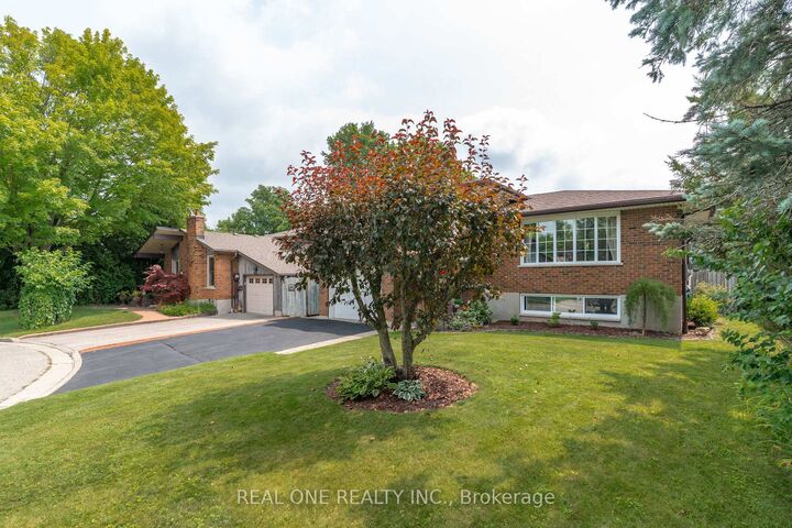Property Photo:  111 Glenburnie Drive  ON N1E 4C9 