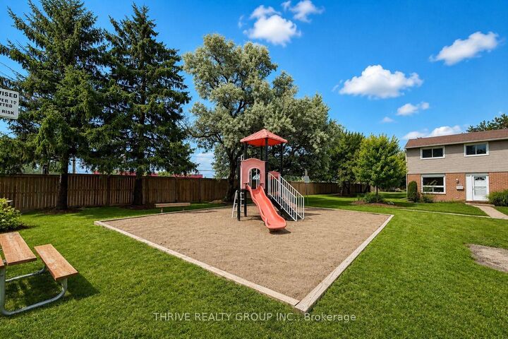 Property Photo:  40 Tiffany Drive 60  ON N5V 3N3 