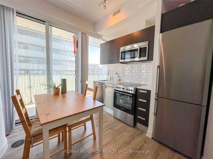 Property Photo:  42 Charles Street E 2101  ON M4Y 1T1 