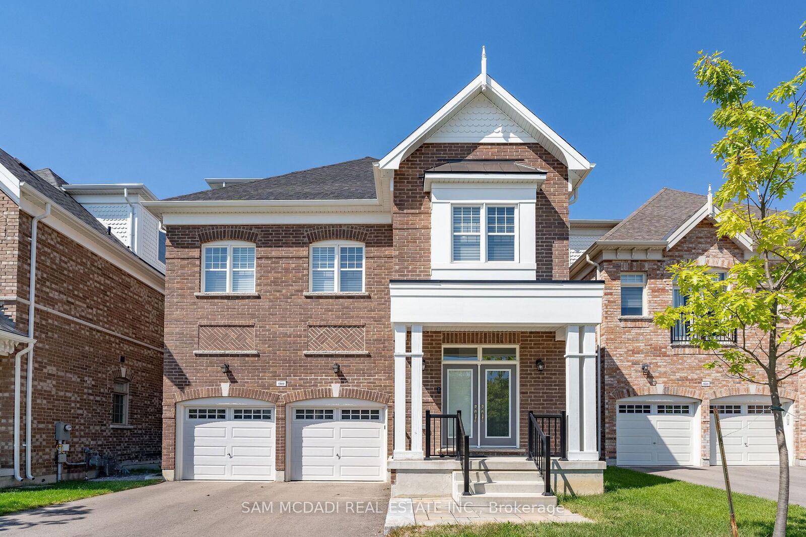 Property Photo: 1949 Barbertown Road ON L5M 2G9