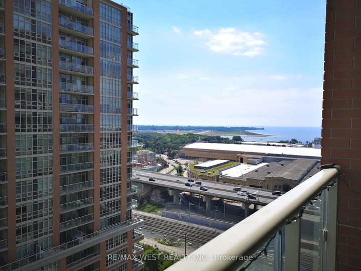 75 East Liberty Street 1718 — photo 1