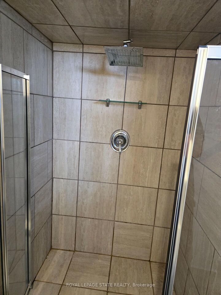 Property Photo:  48 Mountain Avenue N  ON L8G 3N9 