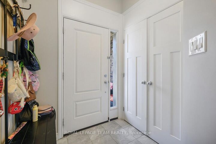 Property Photo: 253 Fergus Crescent ON K2J 3L7