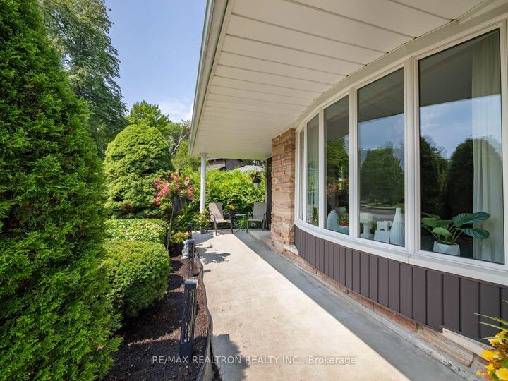 Property Photo: 74 Threadneedle Crescent ON M2H 1Z6