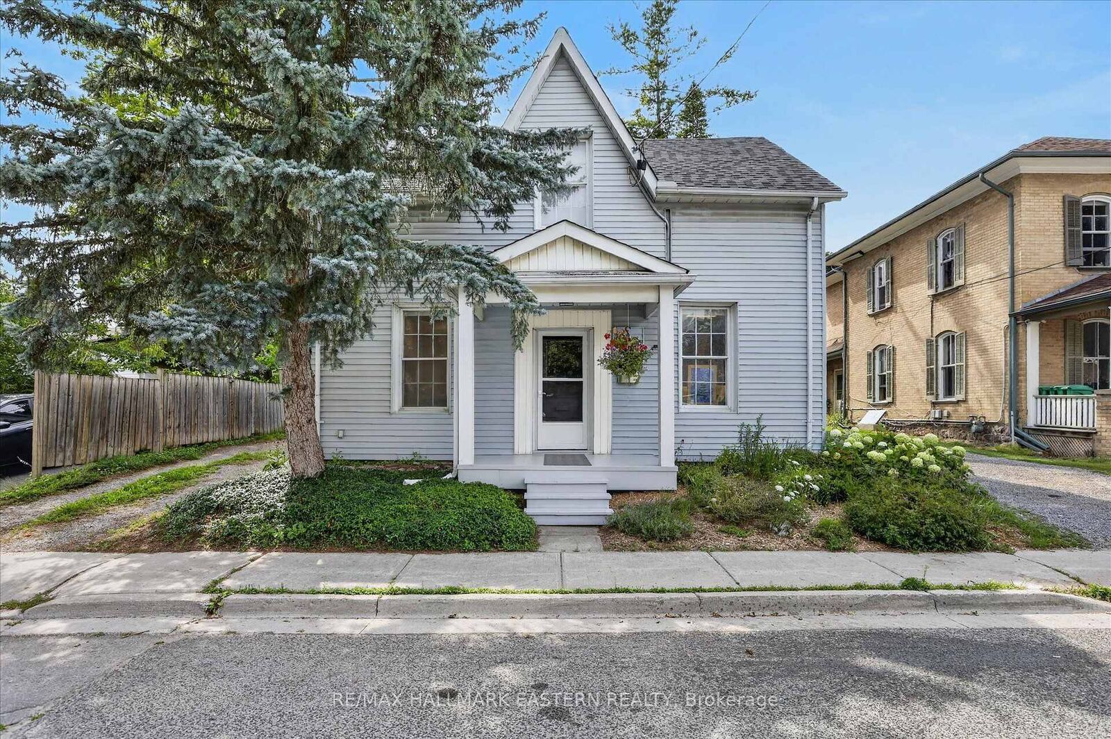 Property Photo: 451 Stewart Street ON K9H 4B4
