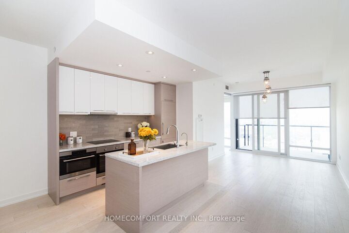 Property Photo: 488 University Avenue 4703 ON M5G 0C1
