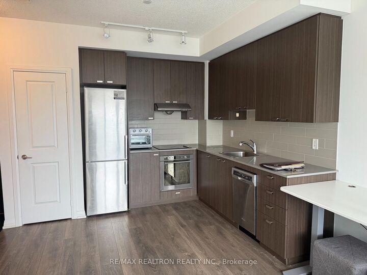 Property Photo:  50 Ann O'Reilly Road 531  ON M2J 0A8 