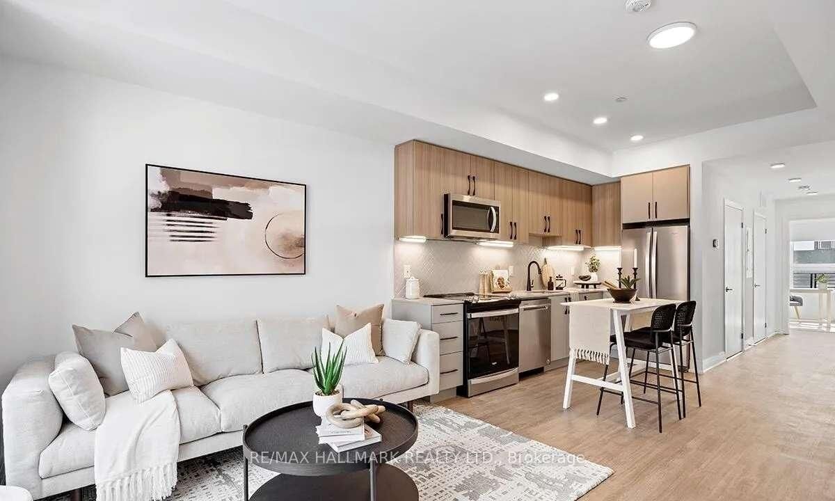 Property Photo: 15 Brenthall Avenue 21 ON M2R 0B3