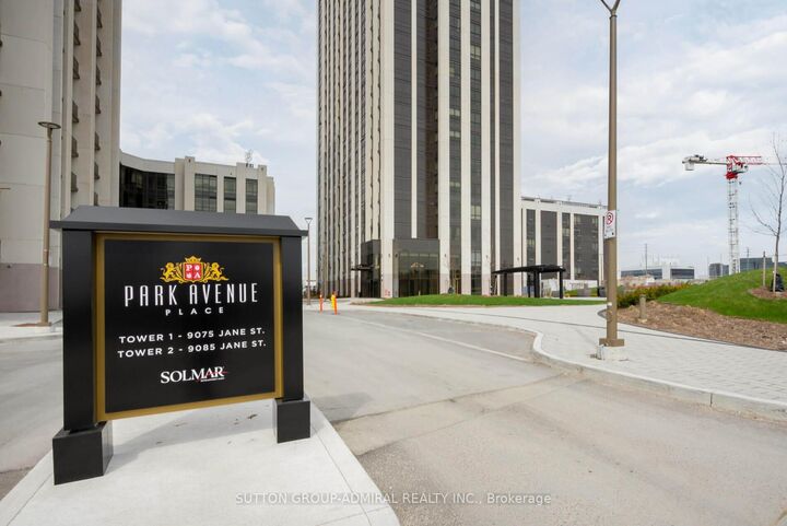 Property Photo: 9085 Jane Street 622 ON L4K 0L8