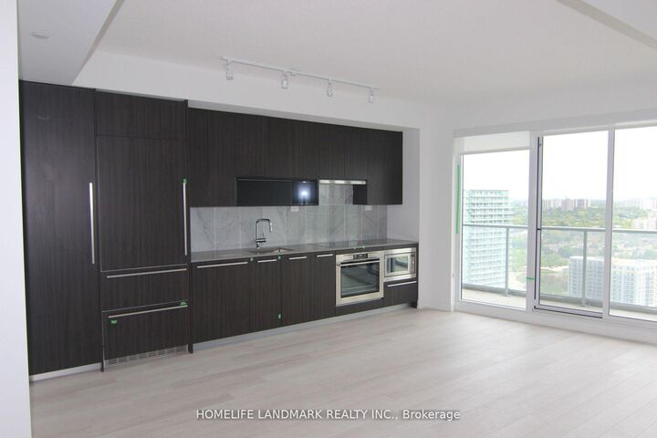 Property Photo:  117 McMahon Drive 2710  ON M2K 0E4 