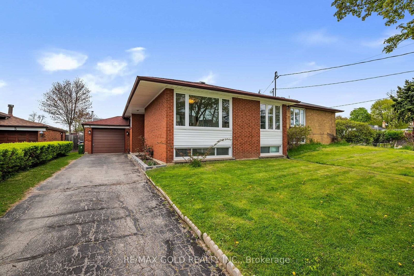 Property Photo: 3 Willamere Drive ON M1M 1W5