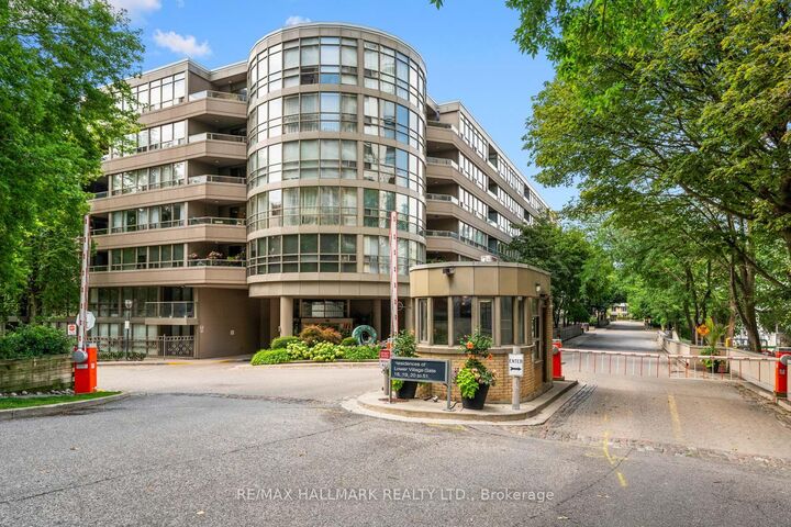 18 Lower Village Gate 108 — photo 1