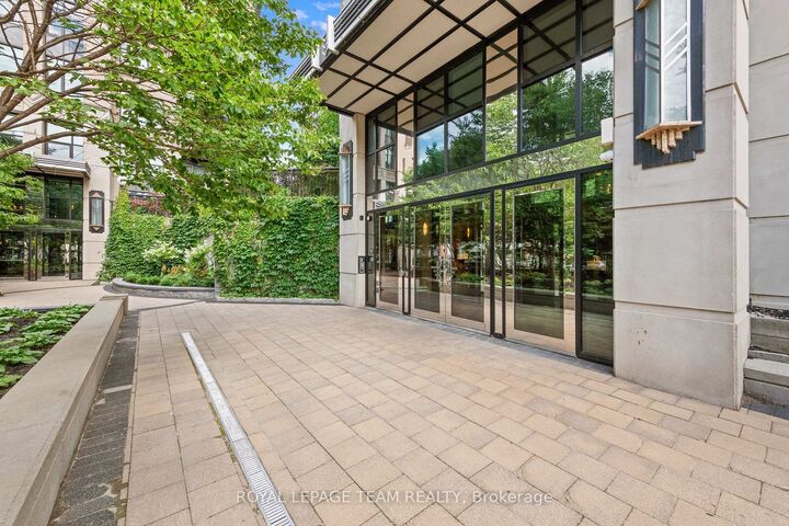 Property Photo: 245 Kent Street N 1003 ON K2P 0A5