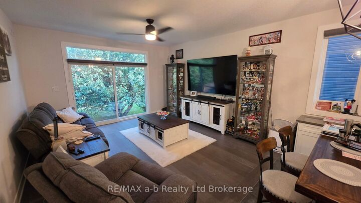 Property Photo: 297 Whiting Street 3 ON N5C 0E6