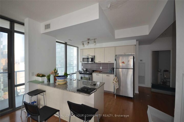Property Photo:  832 Bay Street 1505  ON M5S 1Z6 