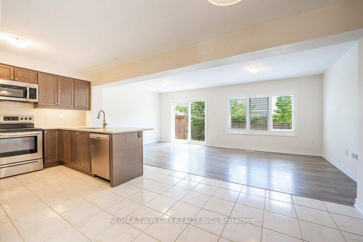 Property Photo: 455 Guelph Avenue 20 ON N3C 0H2