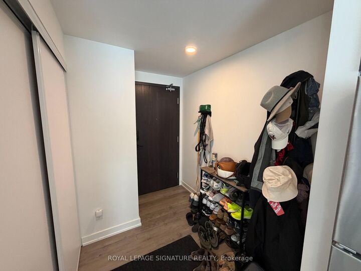 Property Photo:  56 Lakeside Terrace 810  ON L4M 0L4 