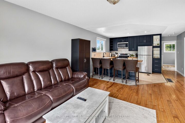 Property Photo: 117 Wycliffe Crescent ON K7K 6B3