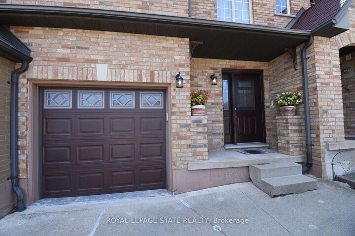 Property Photo: 57 Townmansion Drive ON L8T 5A6