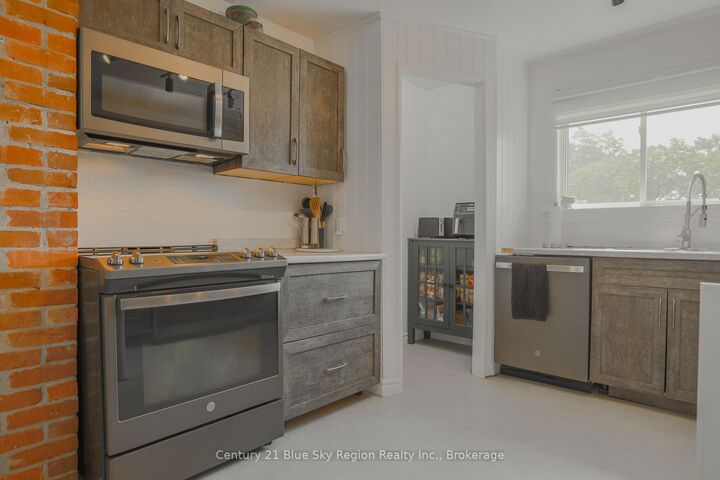 Property Photo:  732 Airport Road  ON P1C 1A2 