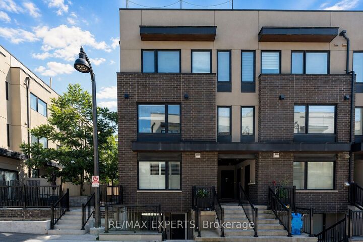 Property Photo: 142 William Duncan Road 1 ON M3K 0C1