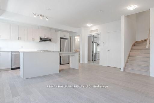 1085 Douglas McCurdy Common 216 — photo 1