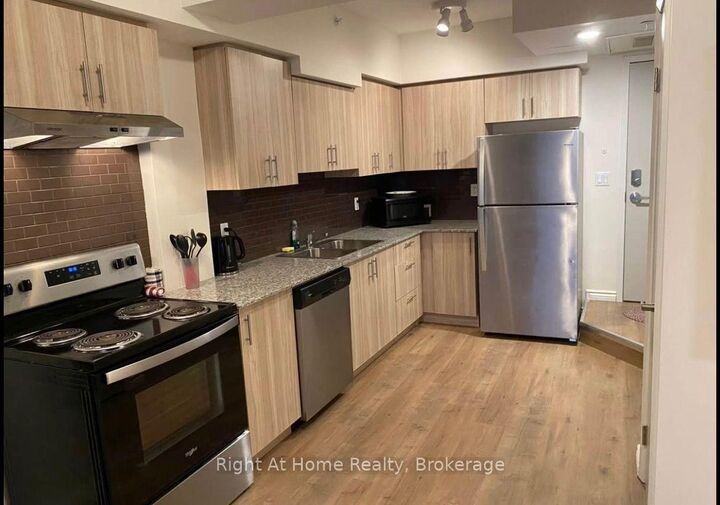 Property Photo:  275 Larch Street B602  ON N2H 0J2 