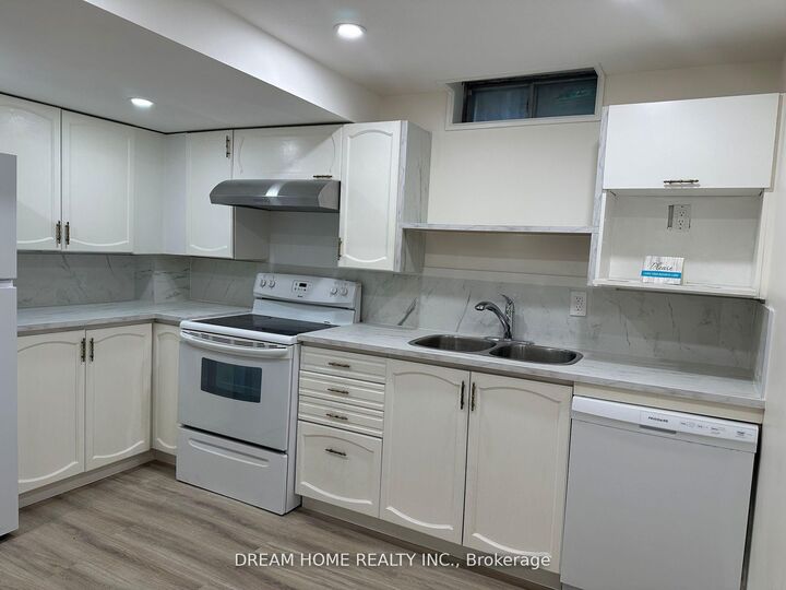 Property Photo: 3269 Magwood Road Lower ON L5L 5G6