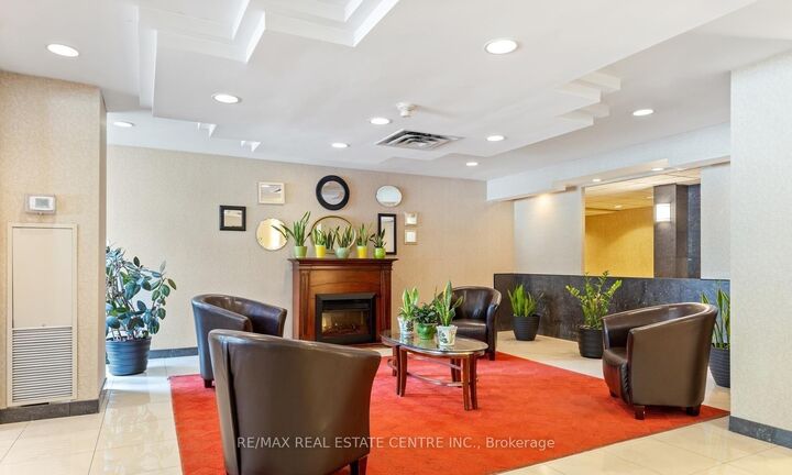Property Photo: 300 Webb Drive 1515 ON L5B 3W3