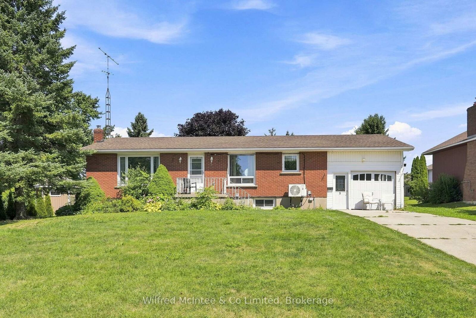 Property Photo:  3 Bradley Street  ON N0G 1L0 