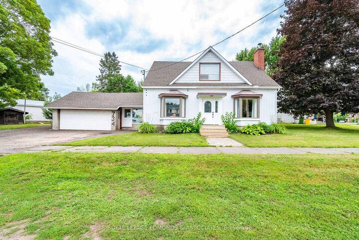 734 Front Street — photo 1