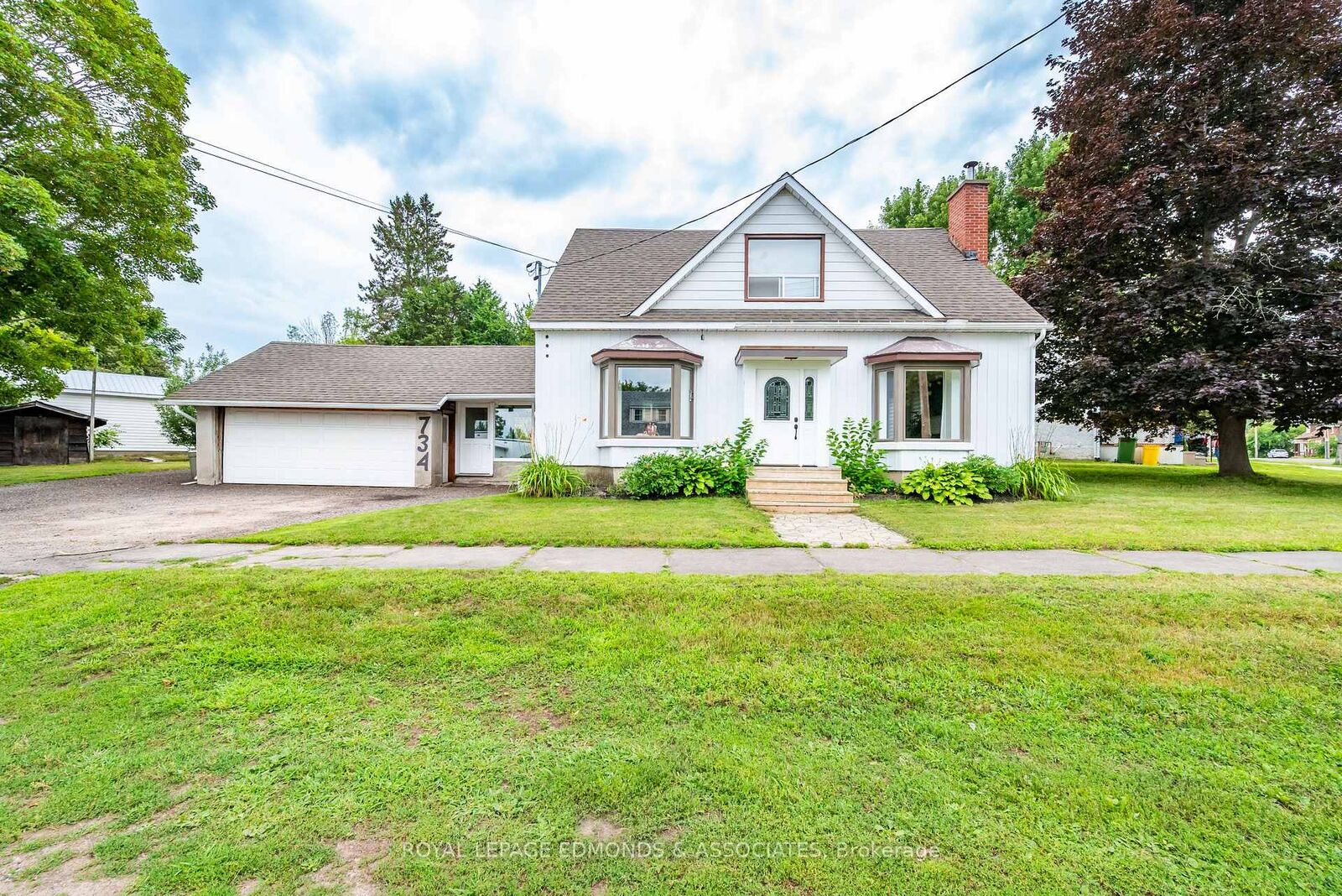 Property Photo: 734 Front Street ON K8A 6J6