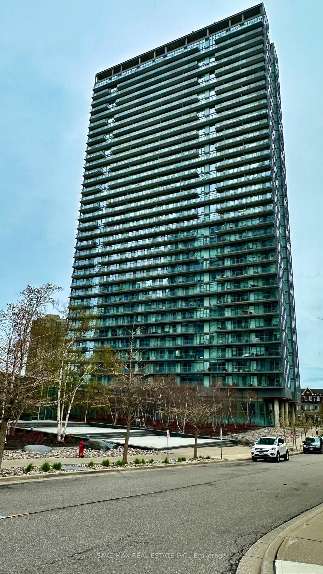 Property Photo: 105 The Queensway Avenue 3213 ON M6S 2A2