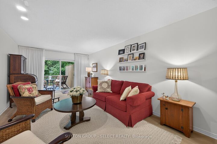 Property Photo: 99 Edgevalley Road 43 ON N5Y 5N1